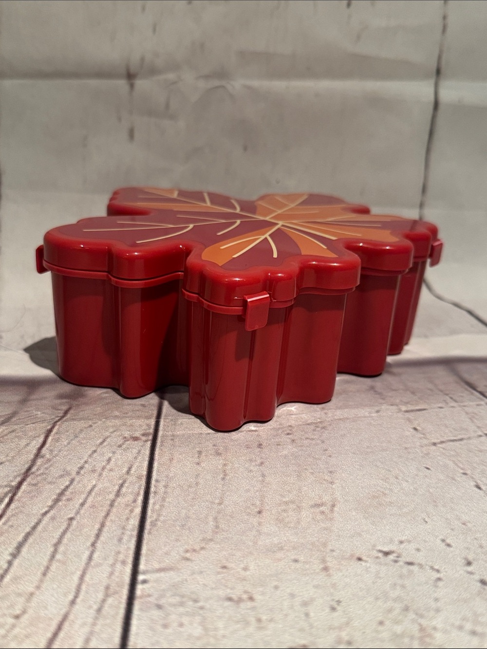 NWT SureFresh Fall Leaf Snackle Box - Picture 5 of 5